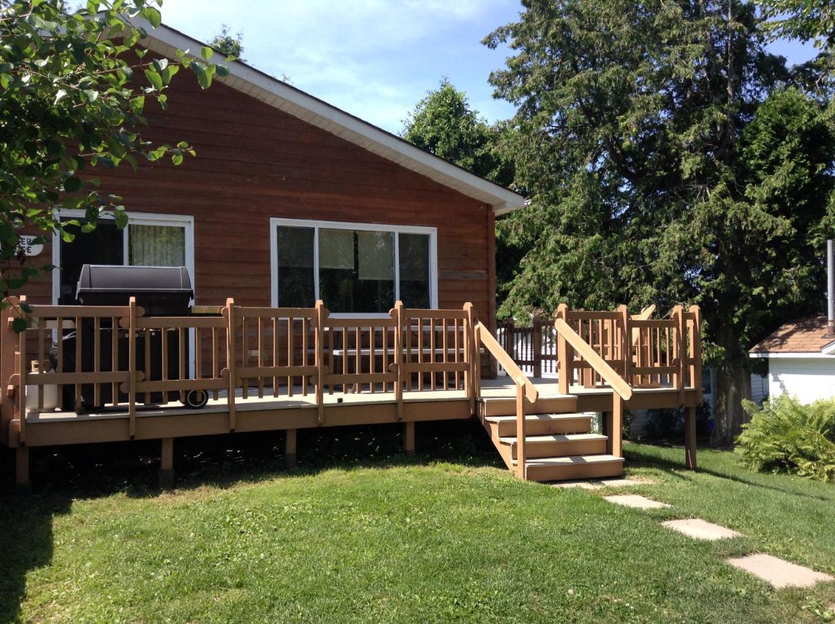 Merland Park Cottages And Motel Picton Exterior photo