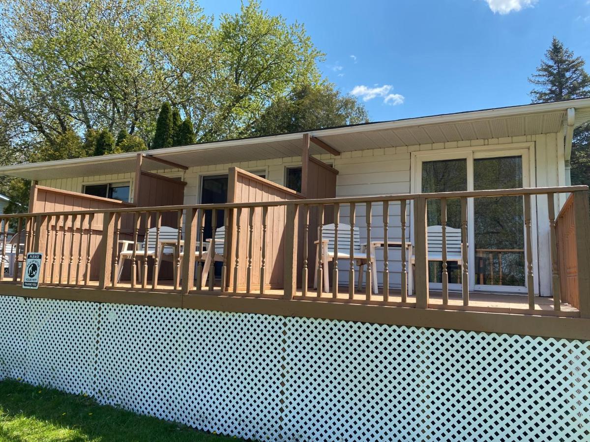 Merland Park Cottages And Motel Picton Exterior photo