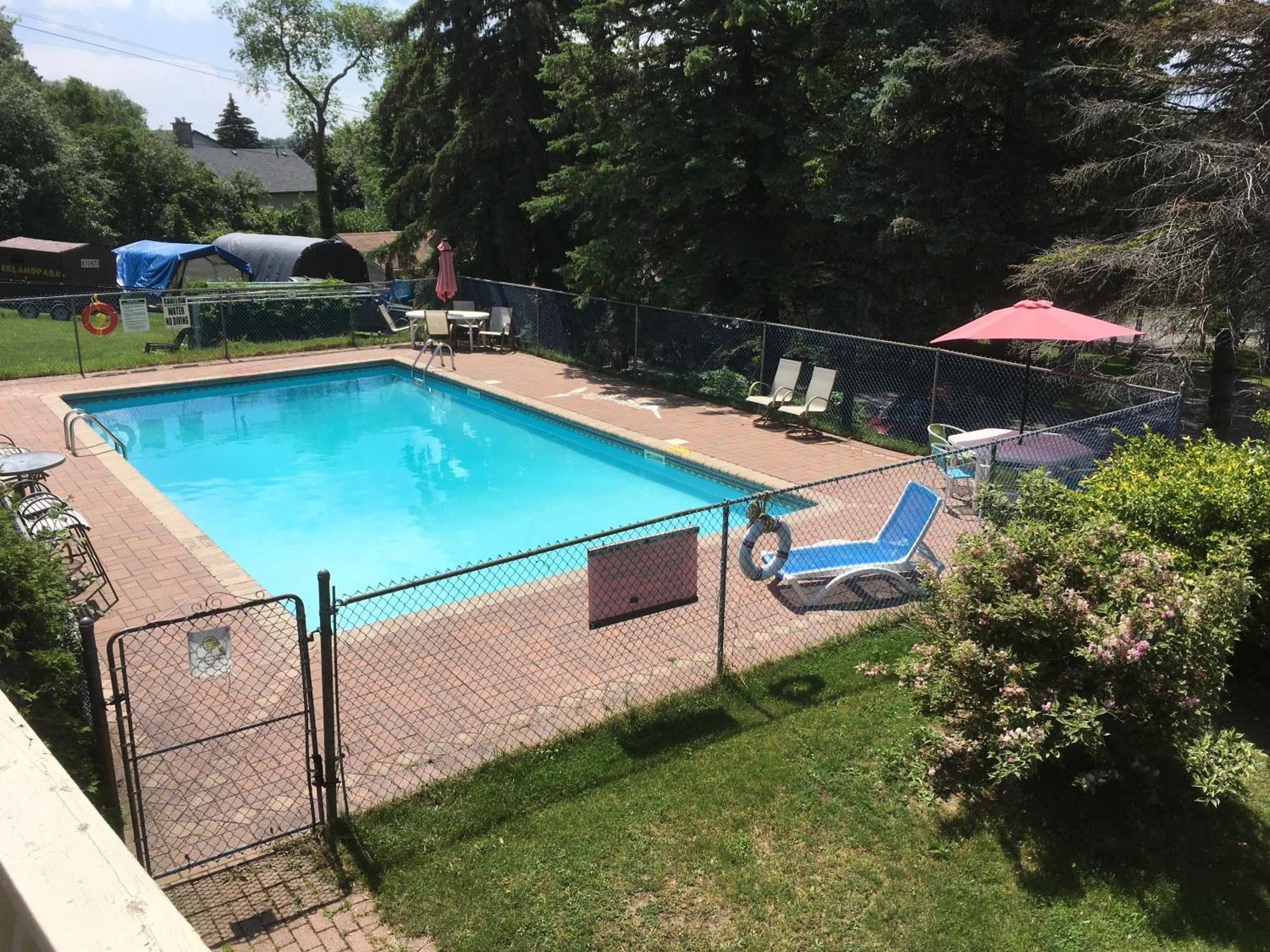 Merland Park Cottages And Motel Picton Exterior photo